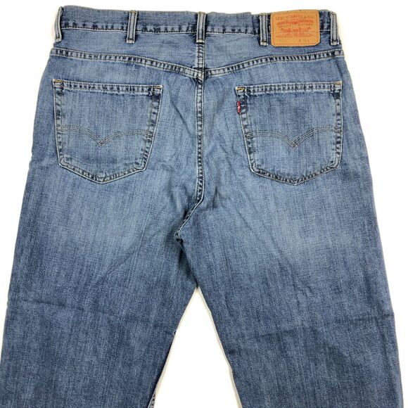 Levis 550 Light Wash Blue Denim Jeans Pants Bottoms Mens size 38x24 B33 - Picture 7 of 8